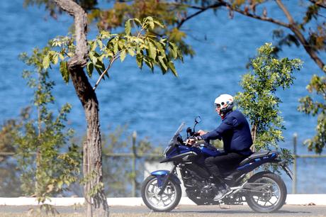 brazil:-bolsonaro,-infected,-rides-a-motorcycle-and-discusses-without-a-mask