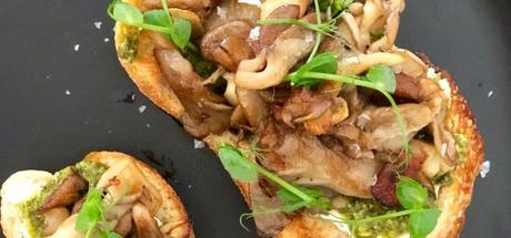 Mushroom Toast with Pesto3 min read