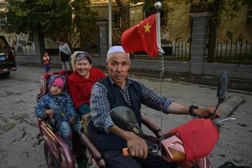  COVID-19: la Chine craint un rebond des contaminations au Xinjiang)