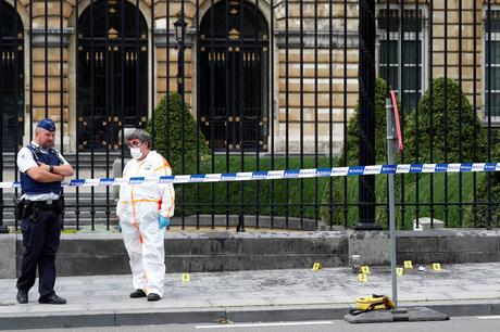 a-molotov-cocktail-thrown-at-the-belgian-parliament-in-“retaliation”-for-the-management-of-the-health-crisis