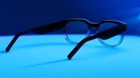 Google offers refunds after smart glasses stop working Google offers refunds after smart glasses stop working