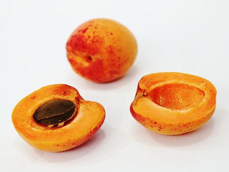 8 Amazing Benefits of Apricot: