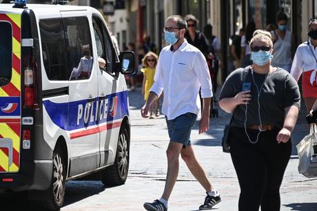 wearing-a-mask-outdoors-will-be-enforced-in-france