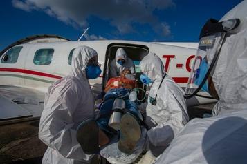  L’épidémie de COVID-19 a atteint un plateau au Brésil)