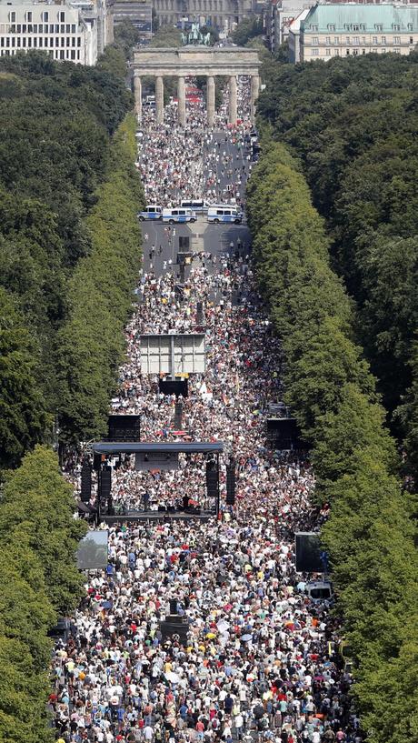 Anti-COVIDs make their voices heard in Berlin