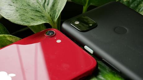 iPhone SE vs. Pixel 4a: Two budget phones with impressive cameras