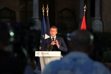  À Beyrouth, Macron réclame une enquête internationale, des «changements»)