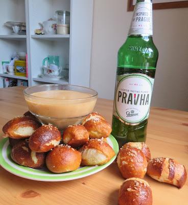 Soft Pretzels & Beer Cheese Dip