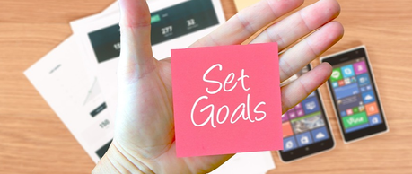 Why Every One Must Write Down Their Goals? (Tips & Strategies)