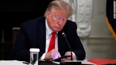 Trump signs executive actions after stimulus talks break down on Capitol Hill Trump signs executive actions after stimulus talks break down on Capitol Hill