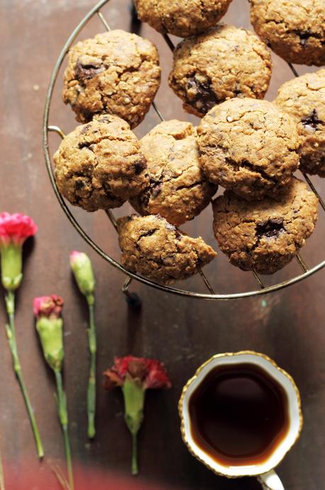 Whole Wheat Oats Chocolate Chunk Cookies | Dark Chocolate Cookies | Eggless Cookies | Chaki Atta, No Maida Cookies