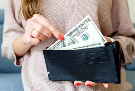 Making Money Online vs. Offline: What’s Better? Making Money Online vs. Offline: What’s Better?