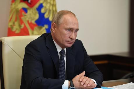 Vladimir Putin, Sputnik in news ~ as Global Scientists pour scorn on new vaccine !!