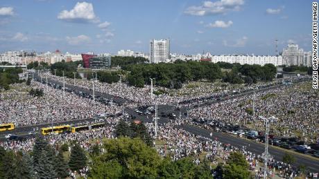 Belarus: Angry workers heckle Belarus’ Lukashenko as challenges to his decades-long rule grow Belarus: Angry workers heckle Belarus’ Lukashenko as challenges to his decades-long rule grow