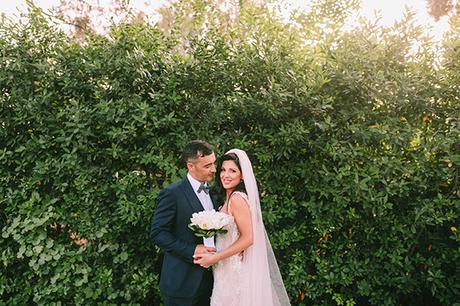 romantic-summer-wedding-elegant-details-residence-venue_03