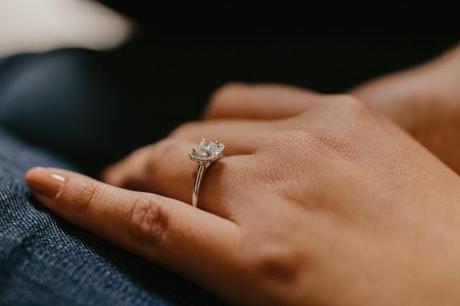 Choosing A Side Stone For The Engagement Ring