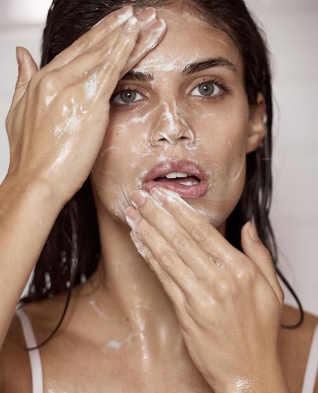 Sara Sampaio skincare, What Is Maskne And How To Prevent It