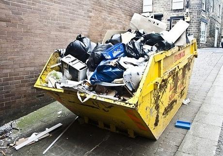 Contracting an Affordable Skip Bin for Home Improvement Projects