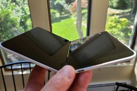 Microsoft Surface Duo: Unboxing, Pics, First Impressions