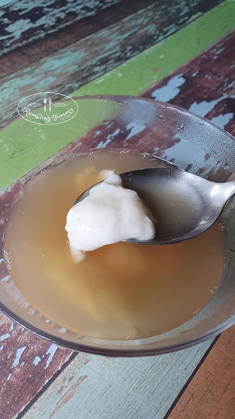 Water mochi with ginger syrup 姜糖浆水麻薯