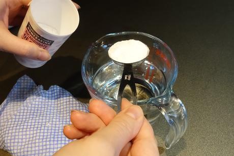 How to clean your microwave