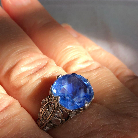 September Birthstone 2020: Blue Sapphire