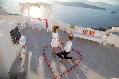 most-romantic-wedding-proposal-video-santorini_01