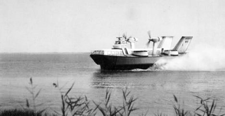The Gironde estuary hovercraft story and the Pauillac connection