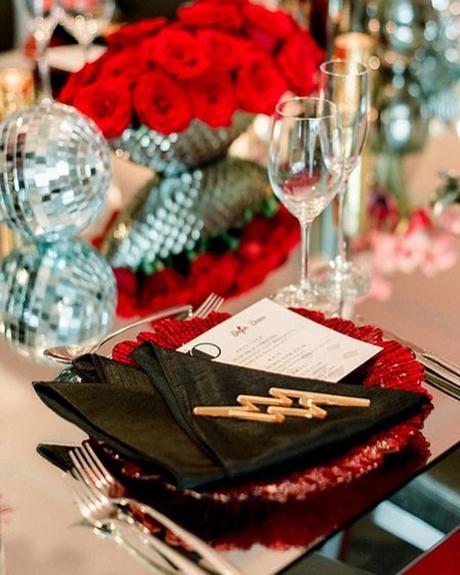 winter wedding colors red black table decor