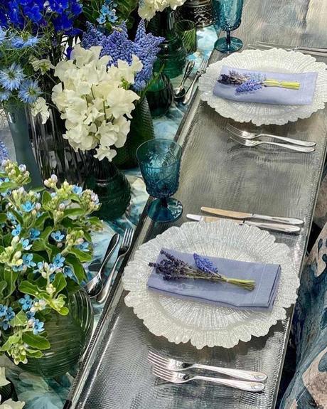 winter wedding colors lavander gray table decor