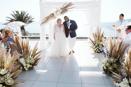 intimate-destination-wedding-santorini-bursting-pampas-grass_25