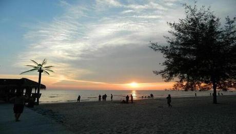 Top 8 Beaches Near Kuala Lumpur For The Beach Babies In ...
