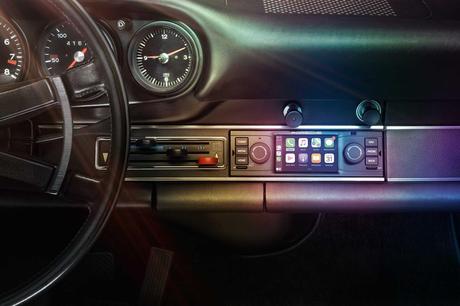 Porsche includes Apple CarPlay, Android Auto with classic radio system