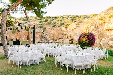 beautiful-outdoor-wedding-succulents-gold-details_21
