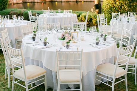 beautiful-outdoor-wedding-succulents-gold-details_19x