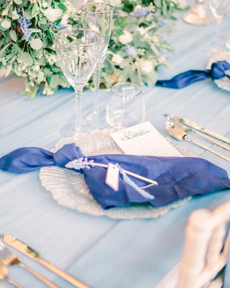 blue and white wedding colors napkin table decor