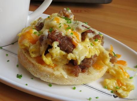 English Muffin Breakfast Pizza