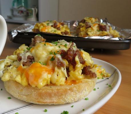 English Muffin Breakfast Pizza