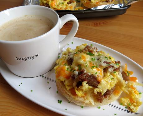 English Muffin Breakfast Pizza