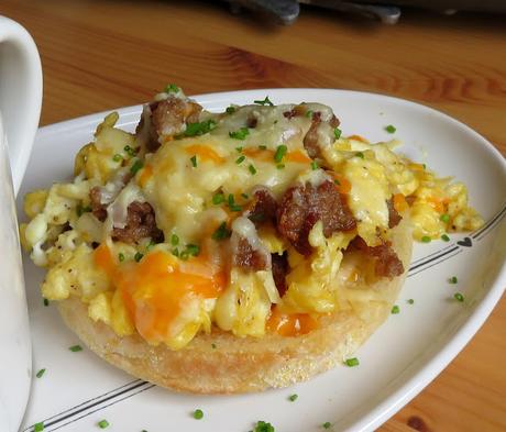 English Muffin Breakfast Pizza