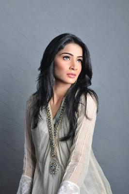 Umsha by Uzma Babar 2012 Paiwand Formal Collection