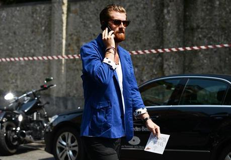 COBALT BLUE BLAZER IN A CASUAL WAY- GQ STREET STYLE