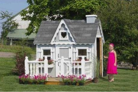 Cape Cod Cozy Cottage Kennel Dog House: by Little Cottage