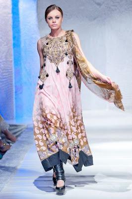 Latest Pakistani Mid Summer Lawn Dresses in Fashion week London 2012 By Sadia Lawn
