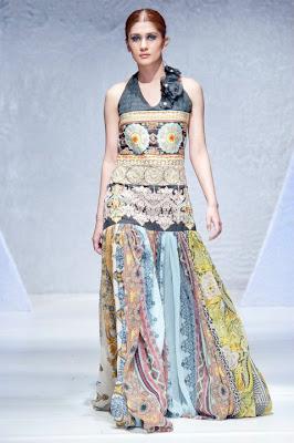 Latest Pakistani Mid Summer Lawn Dresses in Fashion week London 2012 By Sadia Lawn