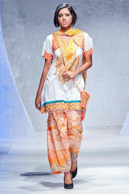 Latest Pakistani Mid Summer Lawn Dresses in Fashion week London 2012 By Sadia Lawn