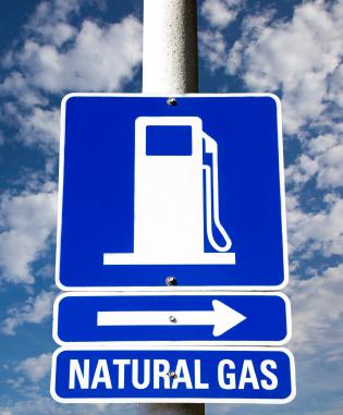 Five Trucking Fleets Switch to Natural Gas Fuel