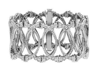 Viola Davis' 18 kt white gold and diamond bracelet.