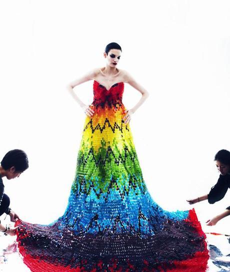 gummy bear dress1 Designer Dress made of 50,000 Gummy Bears!
