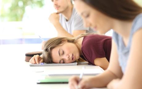 Sleep Deprivation in College Students: What Will Happen & How to Cope